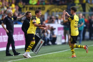  曼城青训小将闪光，连场破门助球队领跑  