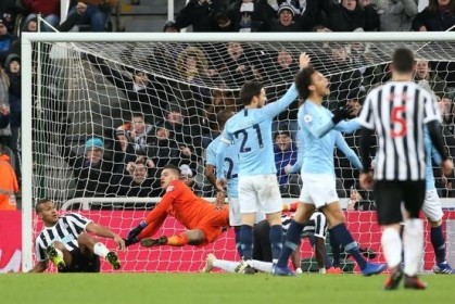  曼城主场不敌阿斯顿维拉丁丁伤退成转折点  