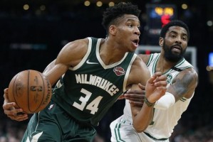  欧文回归首秀砍准三双数据  